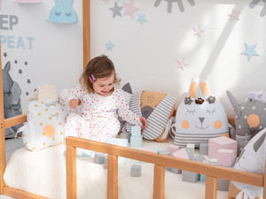 How to use the Montessori bed to stimulate the child's development