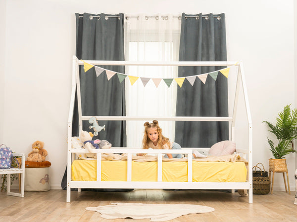 Montessori Furniture vs Traditional Children's Furniture: A Comprehensive Comparison