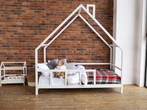Montessori Wood Bed with Legs and Roof (Model 15)