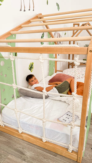 Monkey Gym Bett – Montessori-Bodenbett für Kleinkinder mit Kletterset