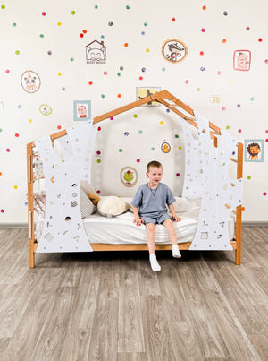 Montessori Kletterbett für Kinder - BUSYWOOD Monkey Bed mit Füßen und Lattenrost