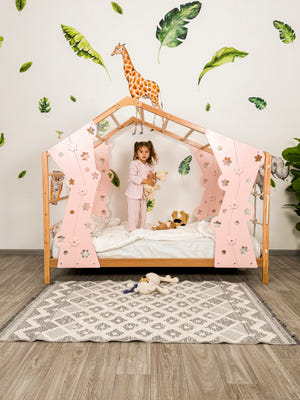 Girls bed  – Detail Close-up