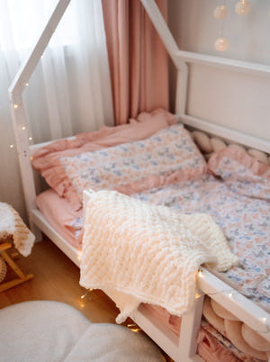 Toddler bed frame – Side View