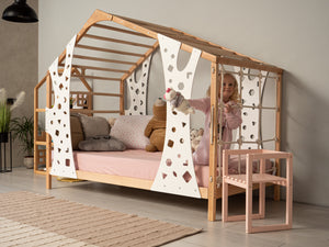 Montessori kids bed is perfect for any children's room.
Cama Montessori es ideal para cualquier habitación infantil.