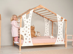 In this photo, a Montessori Gym bed for girls.
En esta foto, una cama para niñas.