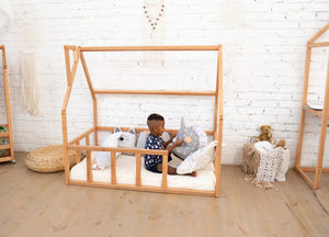 Montessori-Hausbett mit Lattenrost für Kinder (Modell 1)