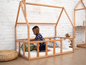Montessori-Hausbett mit Lattenrost für Kinder (Modell 1)