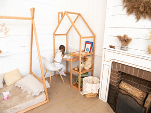 House Learning table with shelves
