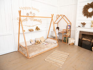 House Learning table with shelves