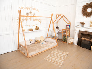 House Learning table with shelves