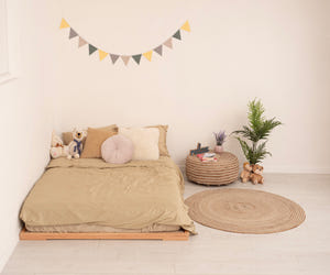 Montessori kids bed is perfect for any children's room.
Cama Montessori es ideal para cualquier habitación infantil.