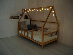 Montessori House Toddler Bed with legs (Model 1)