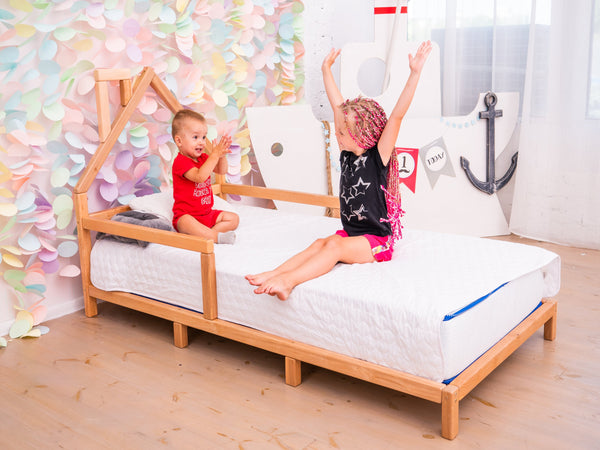 Montessori Wood House Bed Frame for Toddler with legs (Model 3), фото 1