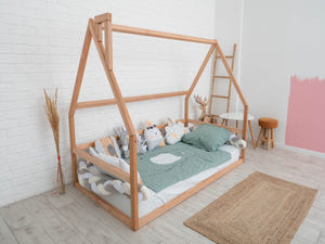Montessori floor bed without slats Natural color (Model 1)