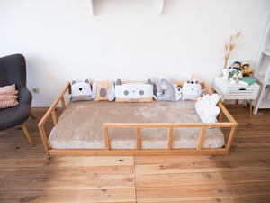Montessori floor bed with rails + slats | 7 colors (Model 10)
