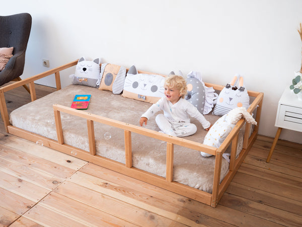 Montessori floor bed with rails + slats | 7 colors (Model 10)